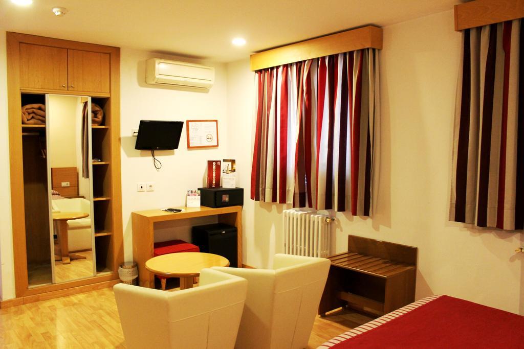 Hotel Amic Colon Пальма-де-Майорка Экстерьер фото