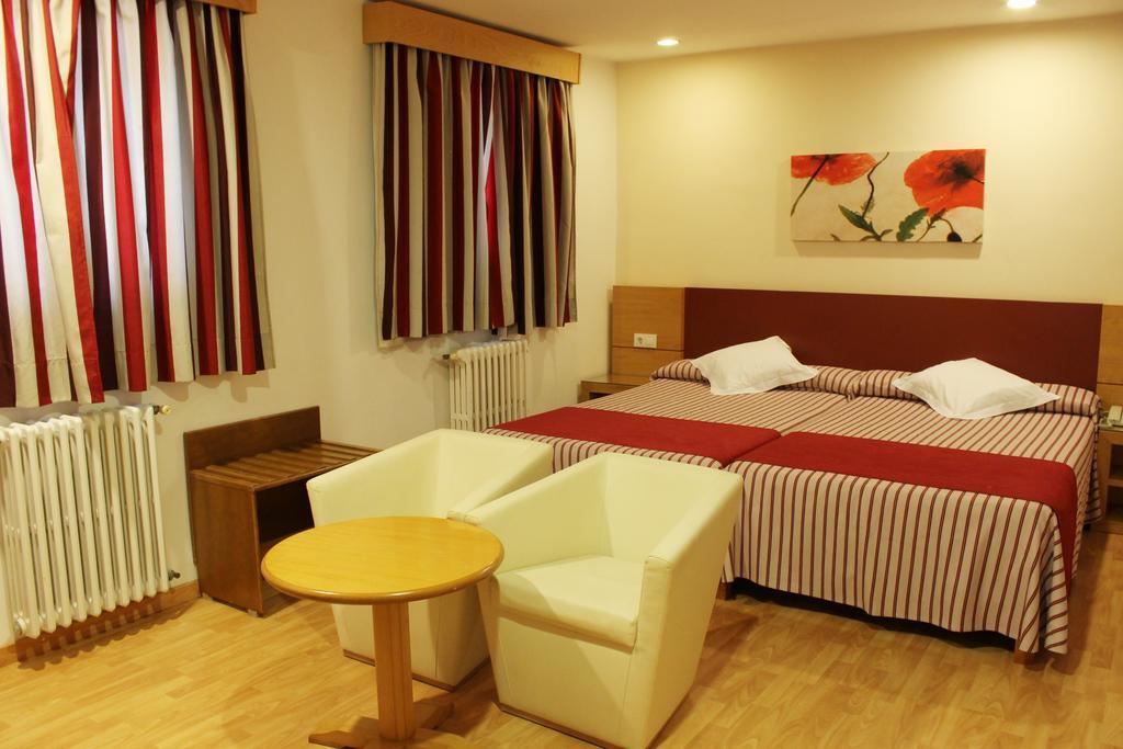 Hotel Amic Colon Пальма-де-Майорка Экстерьер фото