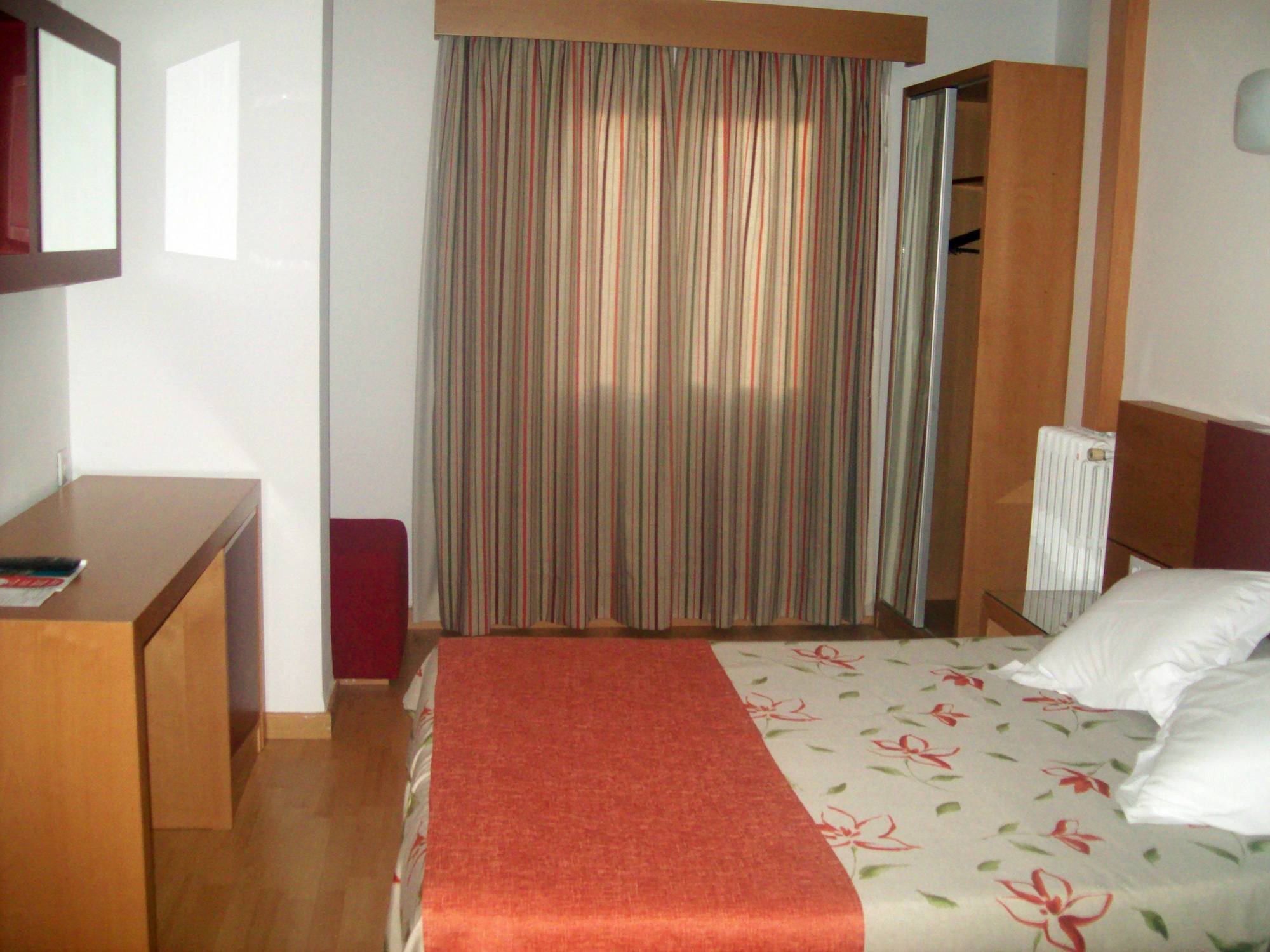 Hotel Amic Colon Пальма-де-Майорка Экстерьер фото