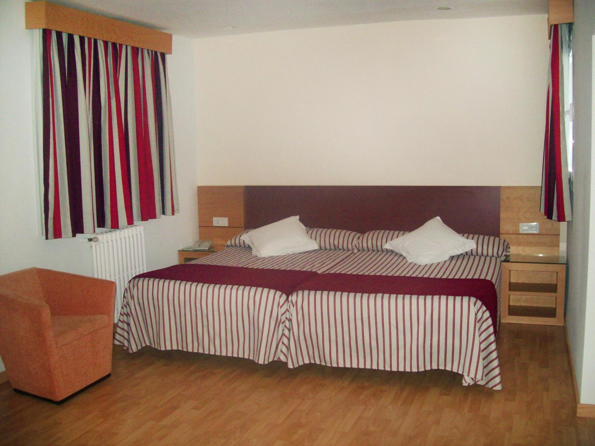 Hotel Amic Colon Пальма-де-Майорка Экстерьер фото